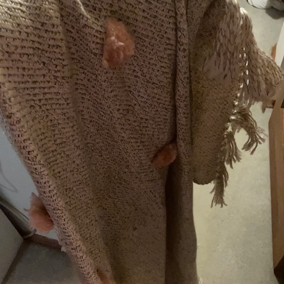 Anthropologie Polka Dot Pom Throw Blanket - Picture 7 of 7